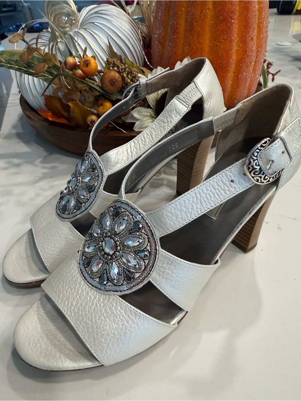 Brighton Dressy Jeweled Strappy Heels size 8 - Picture 4 of 10